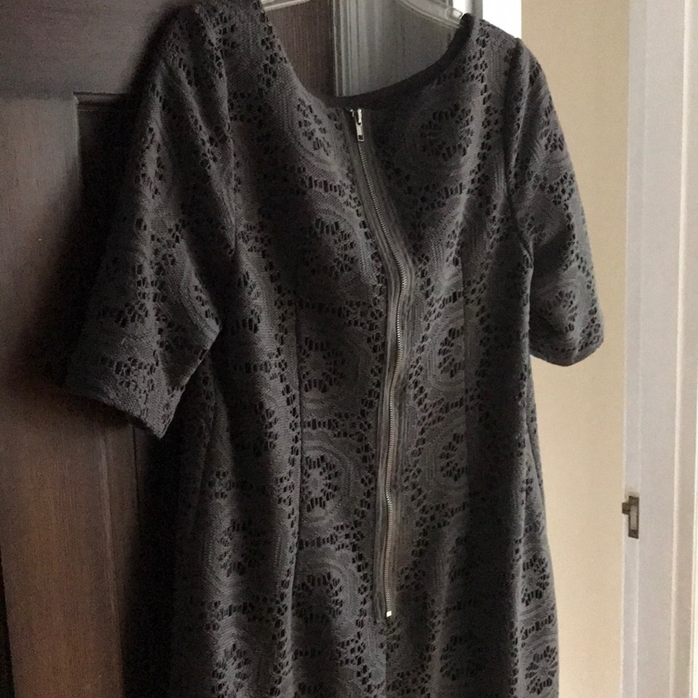 Dress - Picture 2 of 4